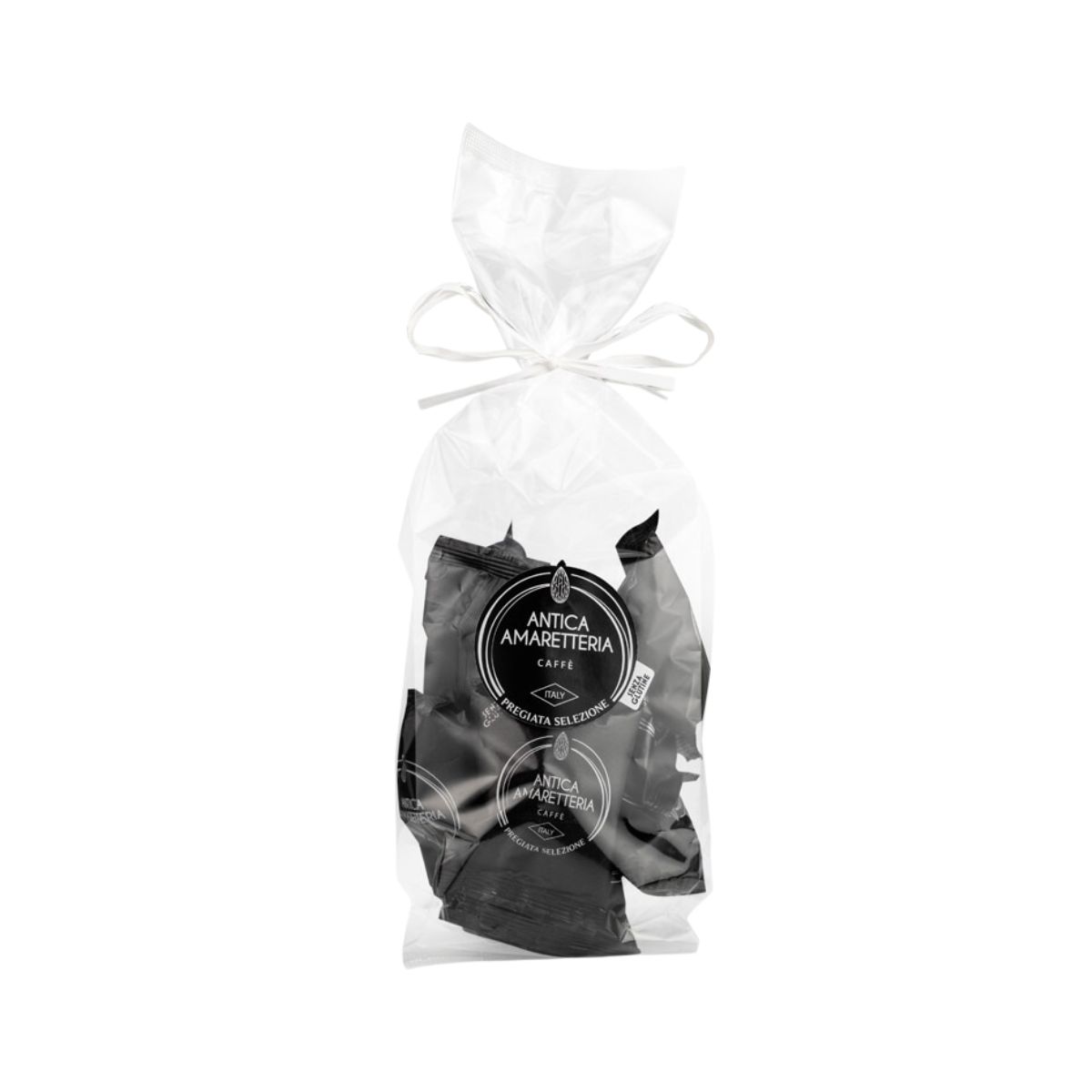 Amaretto fatto a mano con pasta di mandorle, zucchero, bianco d'uovo, mandorle dolci e armelline e aggiunta di gocce di cubetti di arancia candita. SENZA GLUTINE (5)